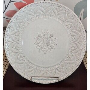 Single Pier 1 Imports Chateau Clair White Embossed Lace Dinner Plate 11" (read)